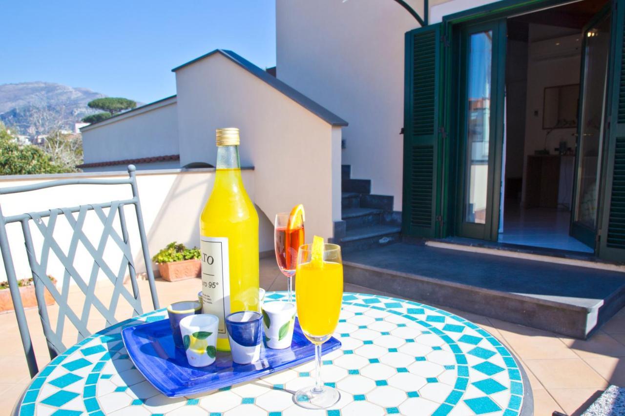 Domus Liberty Bed & Breakfast Sant'Agnello Bagian luar foto